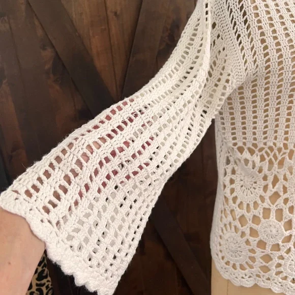White crocheted cardigan with bell sleeves. Size S - Picture 4 of 10